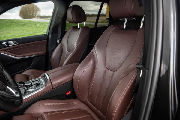 BMW X5 xDrive45e CARPLAY  / CAMERA / DEALER ONDERHOUDEN / BRUIN LEER / STOELVERWARMING