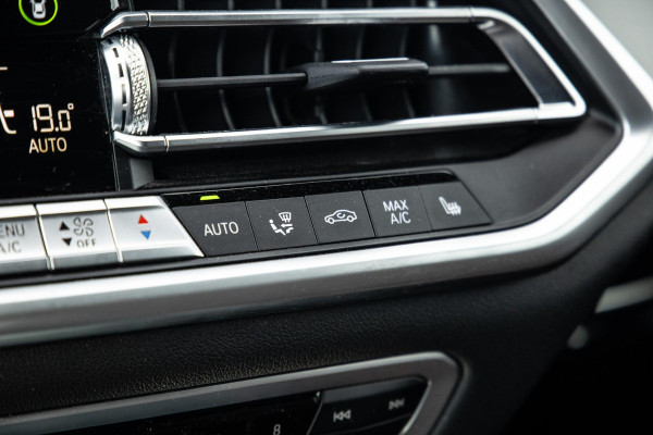 BMW X5 xDrive45e CARPLAY  / CAMERA / DEALER ONDERHOUDEN / BRUIN LEER / STOELVERWARMING