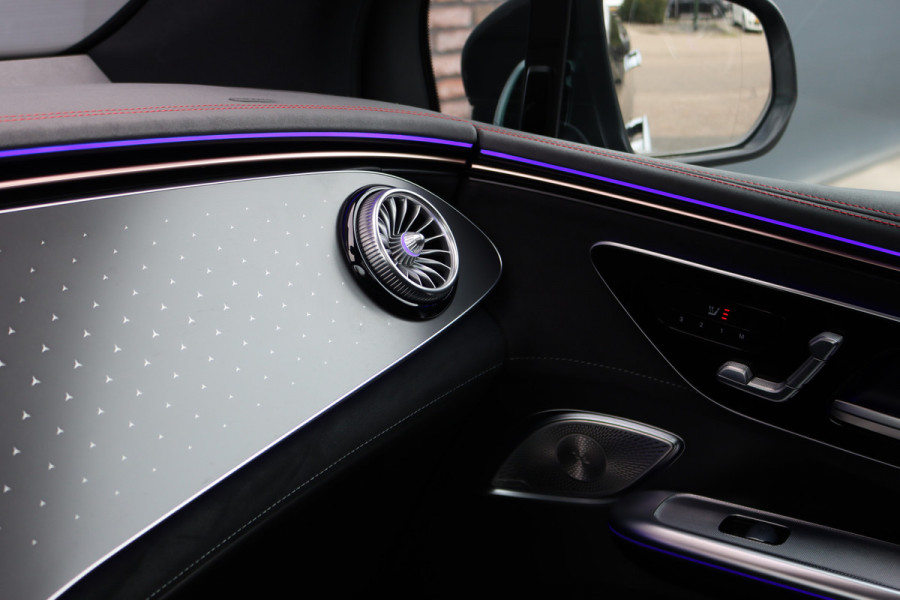 Mercedes-Benz EQE SUV 350 4MATIC AMG Line 91 kWh | Distronic+ | Panoramadak | Memory | Burmester | Digital Light | Trekhaak | Surround Camera | 22kW | Warmtepomp | Keyless Go |