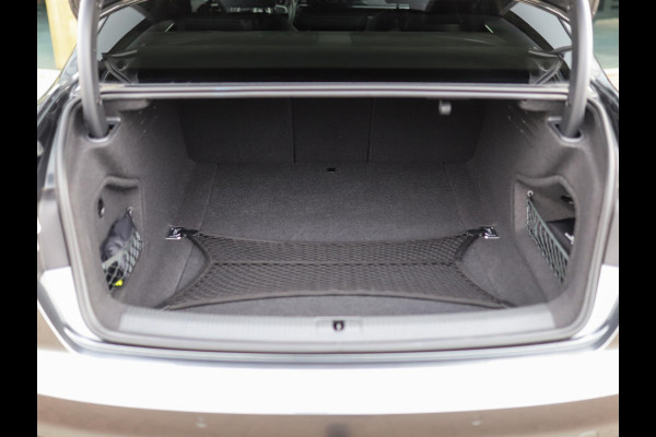 Audi A4 Limousine 40 TFSI S edition Competition | Keyless | 3-Zone Airco | Trekhaak | Virtual Cockpit