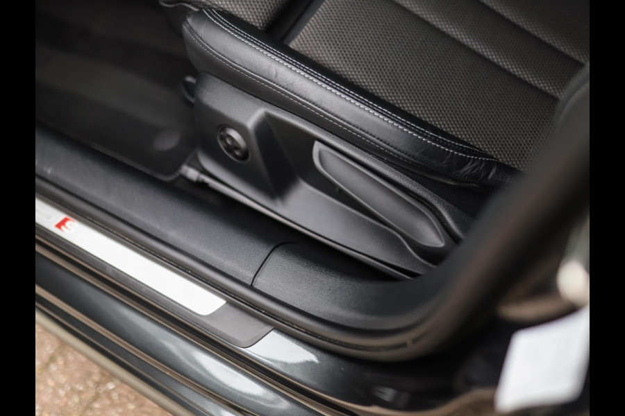 Audi A4 Limousine 40 TFSI S edition Competition | Keyless | 3-Zone Airco | Trekhaak | Virtual Cockpit