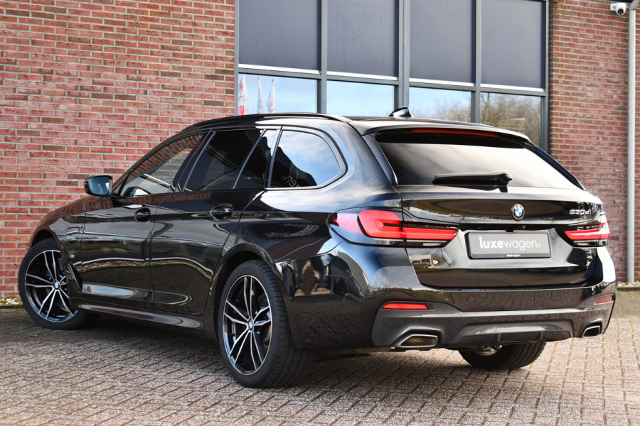 BMW 5 Serie Touring 530e 292pk M-Sport Pano ACC Trekh Comf-seat 360 HUD Laser 4wielbest