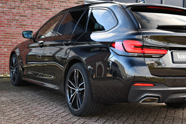 BMW 5 Serie Touring 530e 292pk M-Sport Pano ACC Trekh Comf-seat 360 HUD Laser 4wielbest