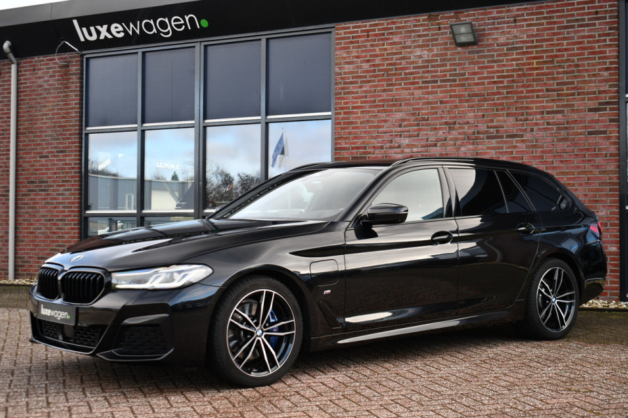 BMW 5 Serie Touring 530e 292pk M-Sport Pano ACC Trekh Comf-seat 360 HUD Laser 4wielbest
