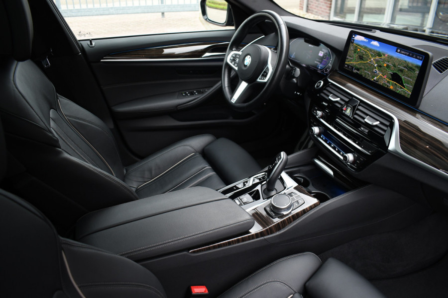 BMW 5 Serie Touring 530e 292pk M-Sport Pano ACC Trekh Comf-seat 360 HUD Laser 4wielbest