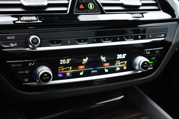 BMW 5 Serie Touring 530e 292pk M-Sport Pano ACC Trekh Comf-seat 360 HUD Laser 4wielbest