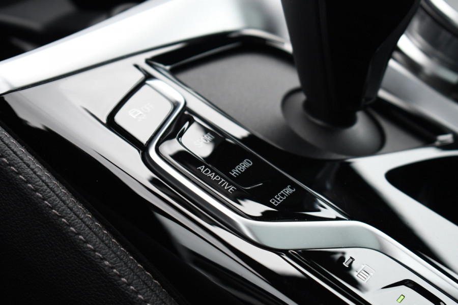 BMW 5 Serie Touring 530e 292pk M-Sport Pano ACC Trekh Comf-seat 360 HUD Laser 4wielbest