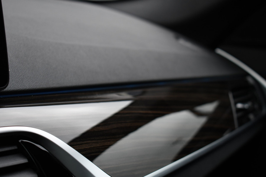 BMW 5 Serie Touring 530e 292pk M-Sport Pano ACC Trekh Comf-seat 360 HUD Laser 4wielbest