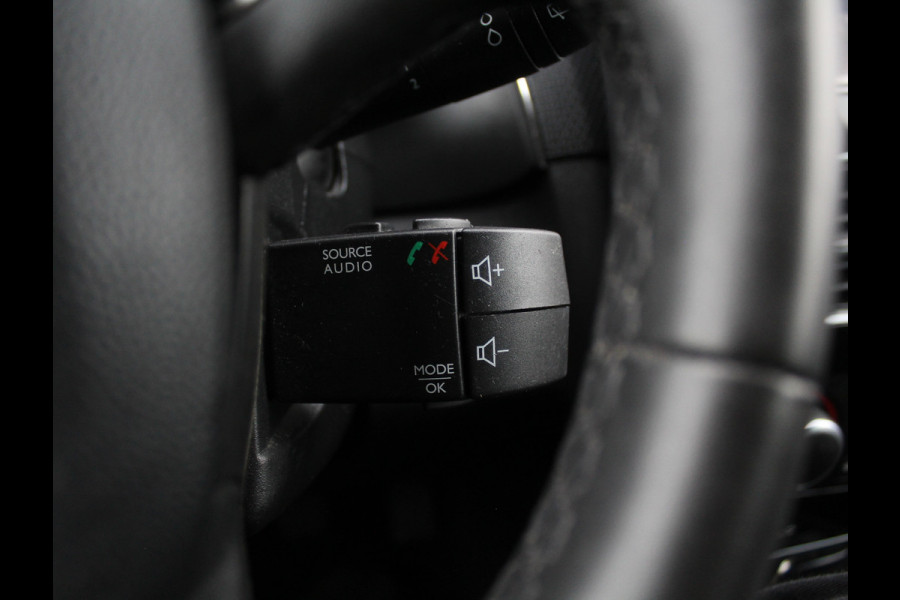 Renault Clio 0.9 TCe Limited AIRCO | CRUISE | DAB | LED | LM | NAVI | PS