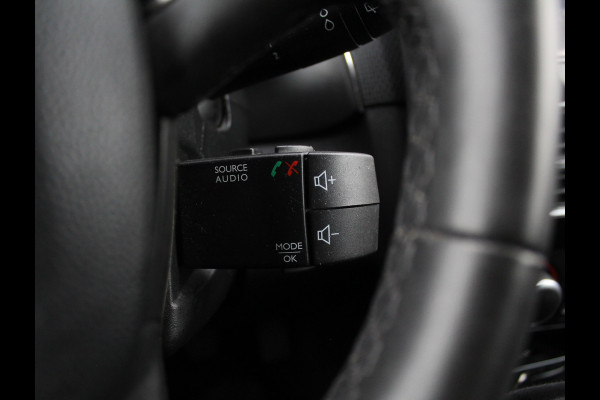 Renault Clio 0.9 TCe Limited AIRCO | CRUISE | DAB | LED | LM | NAVI | PS