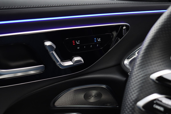 Mercedes-Benz E-Klasse 400 e 4MATIC AMG Line | Hyperscreen | Luchtvering | Achterasbesturing | Distronic+ | HUD | Massage | Burmester | Nappa Leder | Trekhaak | Vlakkenverwarming | Stoelventilatie | Soft-Close |