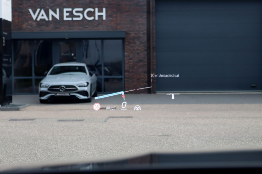 Mercedes-Benz E-Klasse 400 e 4MATIC AMG Line | Hyperscreen | Luchtvering | Achterasbesturing | Distronic+ | HUD | Massage | Burmester | Nappa Leder | Trekhaak | Vlakkenverwarming | Stoelventilatie | Soft-Close |