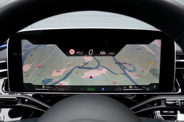 Mercedes-Benz E-Klasse 400 e 4MATIC AMG Line | Hyperscreen | Luchtvering | Achterasbesturing | Distronic+ | HUD | Massage | Burmester | Nappa Leder | Trekhaak | Vlakkenverwarming | Stoelventilatie | Soft-Close |