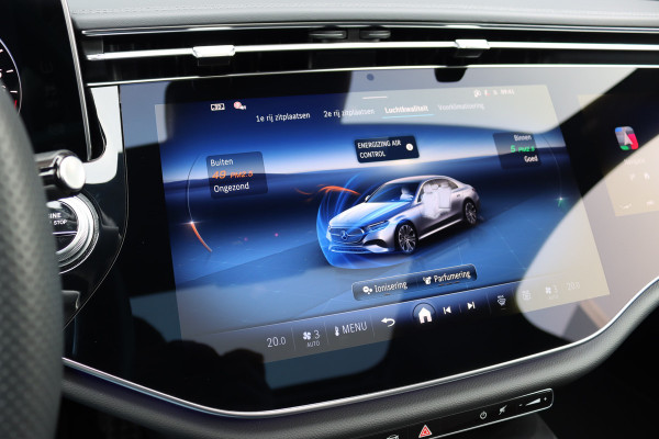 Mercedes-Benz E-Klasse 400 e 4MATIC AMG Line | Hyperscreen | Luchtvering | Achterasbesturing | Distronic+ | HUD | Massage | Burmester | Nappa Leder | Trekhaak | Vlakkenverwarming | Stoelventilatie | Soft-Close |