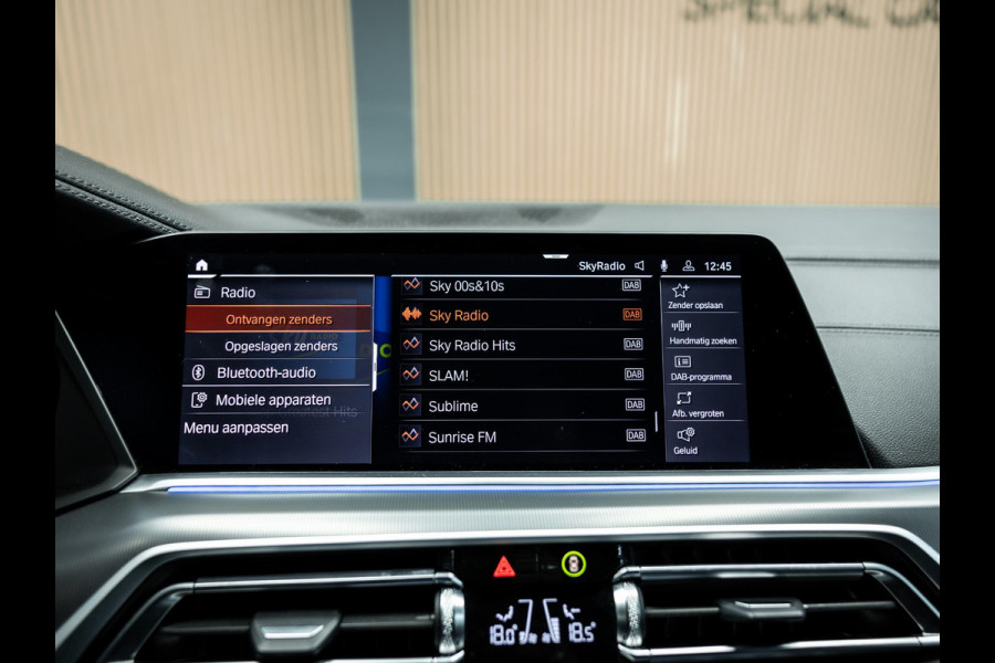 BMW X5 xDrive45e High Executive | Pano | Trekhaak | Luchtvering  | Stoelverwarming |