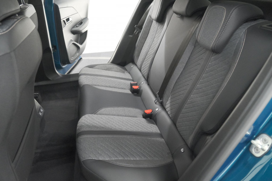 Peugeot 2008 1.2 Hybrid 145 Allure | 360 Camera | Adaptieve Cruise Control | Dodehoekdetectie | Apple Carplay