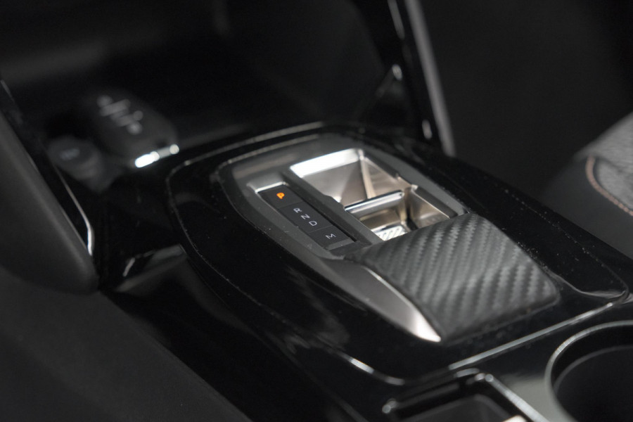 Peugeot 2008 1.2 Hybrid 145 Allure | 360 Camera | Adaptieve Cruise Control | Dodehoekdetectie | Apple Carplay