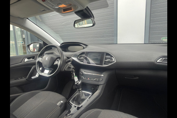 Peugeot 308 1.2 PureTech NAVI / PDC / CARPLAY / LANE ASSIST / APK