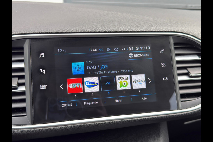 Peugeot 308 1.2 PureTech NAVI / PDC / CARPLAY / LANE ASSIST / APK