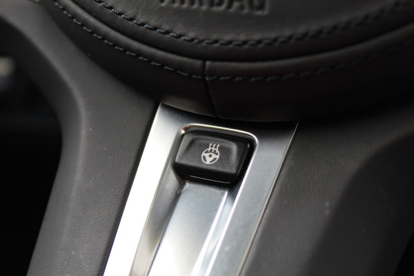 BMW 3-serie 330e xDrive M-Sport | Panoramadak | Widescreen | Harman Kardon | Head-up | BLIS