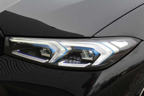 BMW 3-serie 330e xDrive M-Sport | Panoramadak | Widescreen | Harman Kardon | Head-up | BLIS