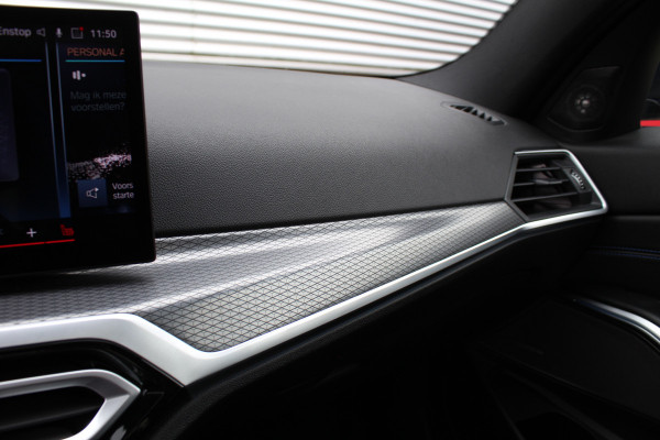 BMW 3-serie 330e xDrive M-Sport | Panoramadak | Widescreen | Harman Kardon | Head-up | BLIS