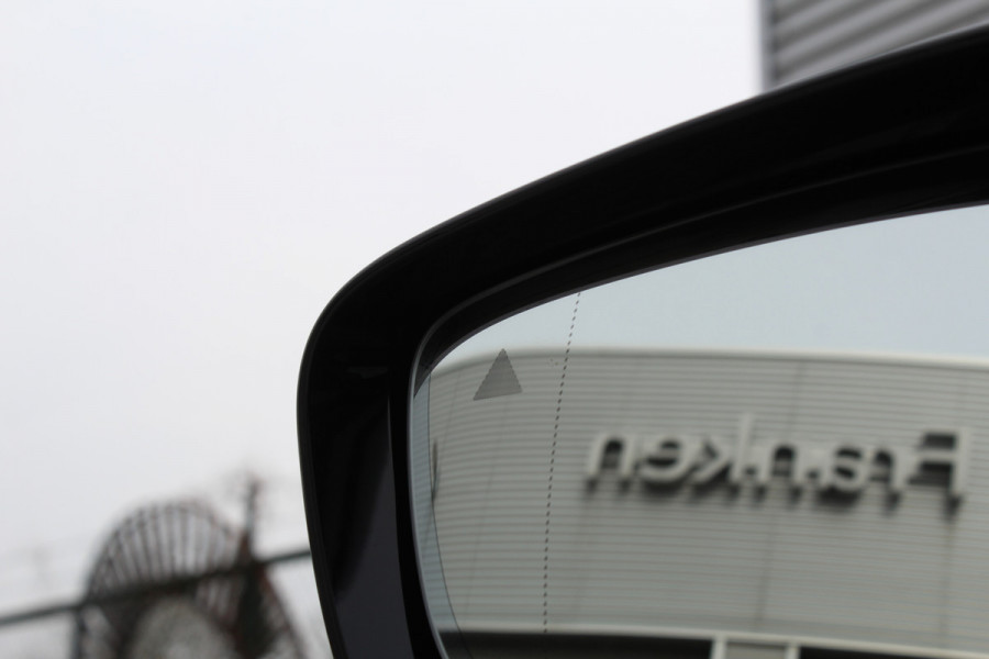 BMW 3-serie 330e xDrive M-Sport | Panoramadak | Widescreen | Harman Kardon | Head-up | BLIS