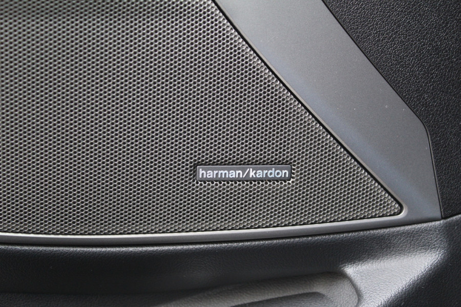 BMW 3-serie 330e xDrive M-Sport | Panoramadak | Widescreen | Harman Kardon | Head-up | BLIS