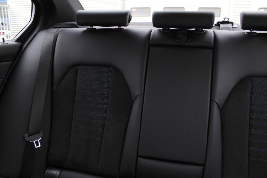 BMW 3-serie 330e xDrive M-Sport | Panoramadak | Widescreen | Harman Kardon | Head-up | BLIS