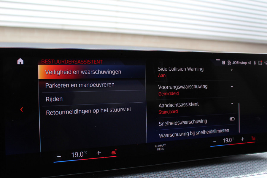 BMW 3-serie 330e xDrive M-Sport | Panoramadak | Widescreen | Harman Kardon | Head-up | BLIS