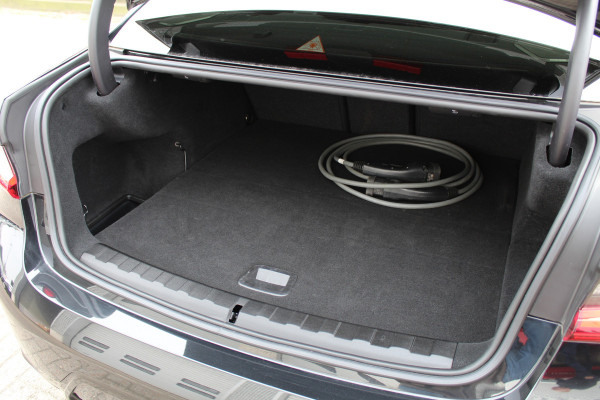 BMW 3-serie 330e xDrive M-Sport | Panoramadak | Widescreen | Harman Kardon | Head-up | BLIS