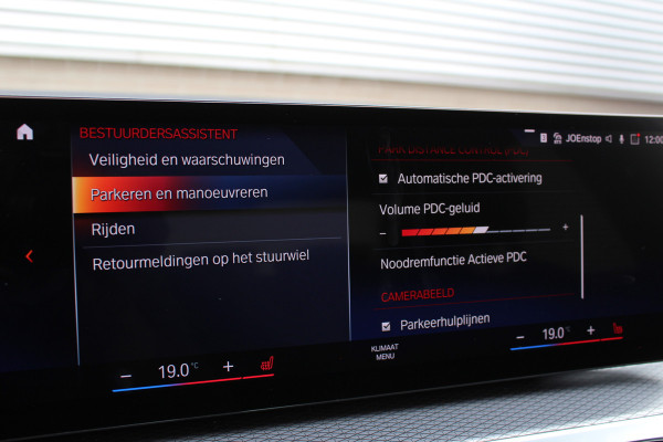 BMW 3-serie 330e xDrive M-Sport | Panoramadak | Widescreen | Harman Kardon | Head-up | BLIS