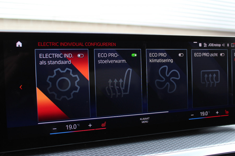 BMW 3-serie 330e xDrive M-Sport | Panoramadak | Widescreen | Harman Kardon | Head-up | BLIS