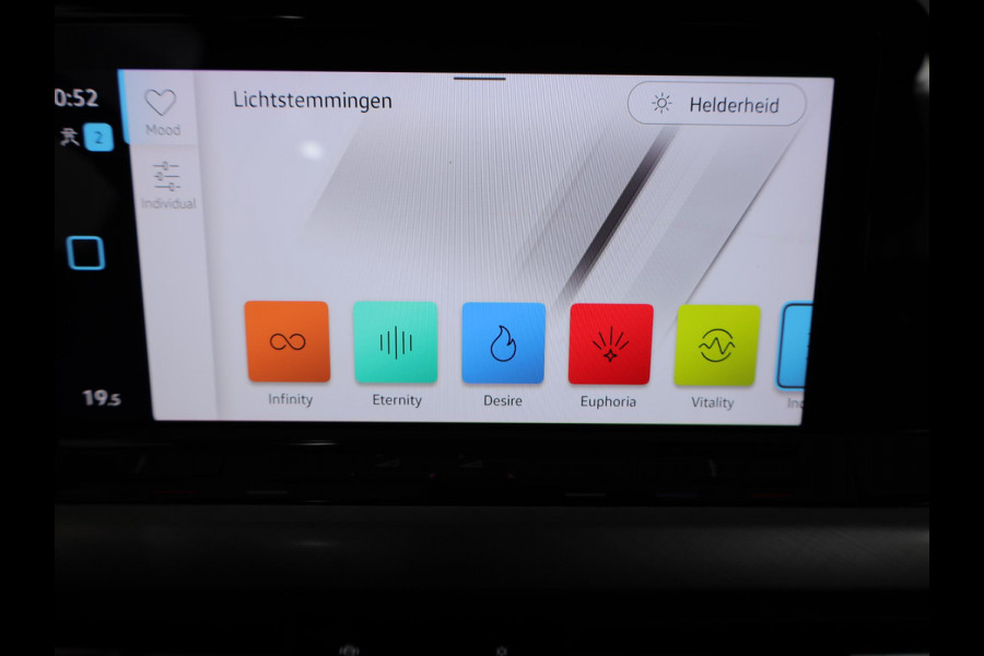 Volkswagen Golf 1.0 eTSI Life 110pk DSG | Camera| Navi| LM-velgen| Park-sensors| Keyless start