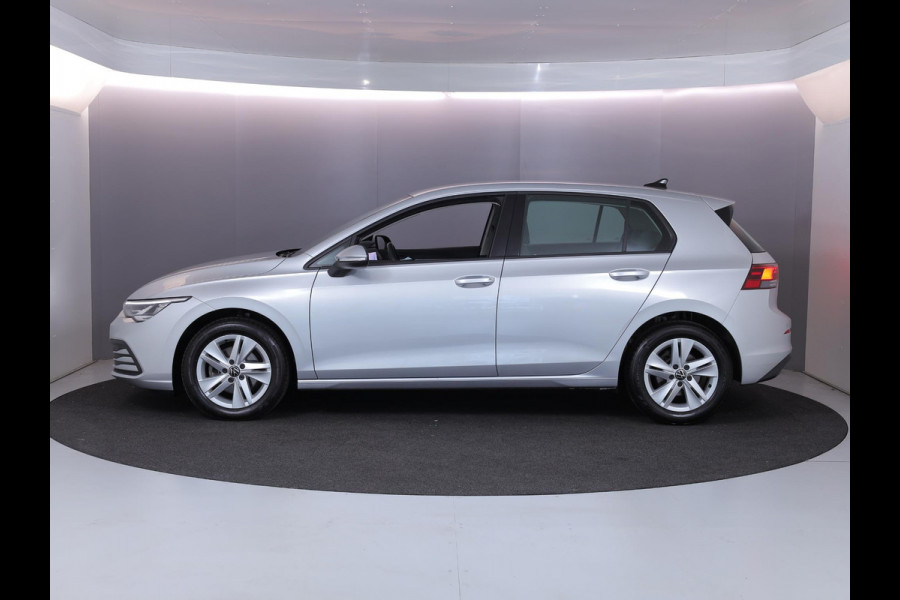 Volkswagen Golf 1.0 eTSI Life 110pk DSG | Camera| Navi| LM-velgen| Park-sensors| Keyless start