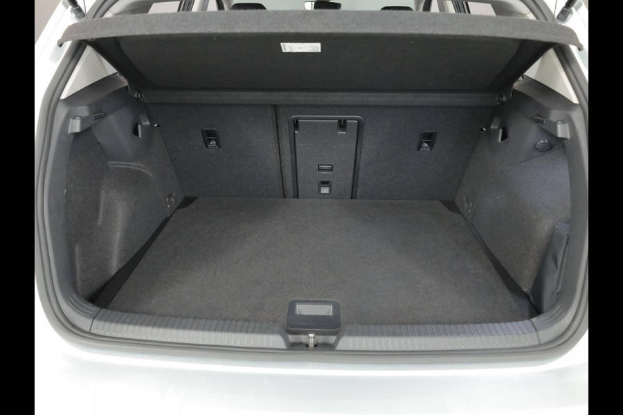 Volkswagen Golf 1.0 eTSI Life 110pk DSG | Camera| Navi| LM-velgen| Park-sensors| Keyless start