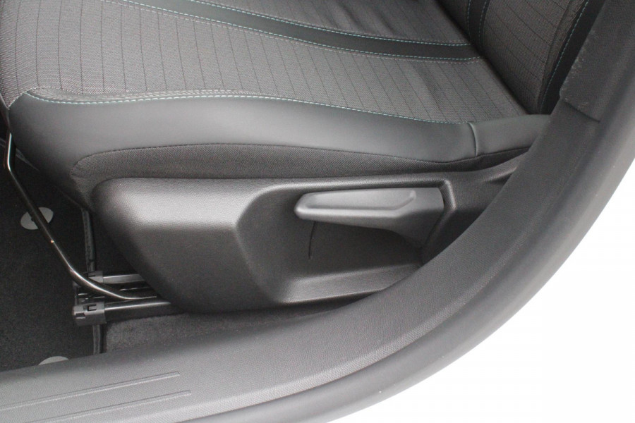 Peugeot 208 1.2 100PK ALLURE PACK | NAVIGATIE 10" TOUCHSCREEN | 3-D INSTRUMENTENPANEEL | ALL SEASON BANDEN | PARKEERSENSOREN ACHTER | CLIMATE CONTROL | CRUISE CONTROL | APPLE CARPLAY/ANDROID AUTO | LICHTMETALEN VELGEN | DAB+ RADIO |