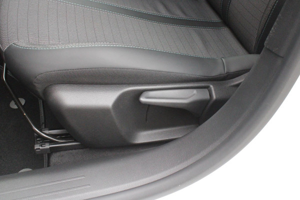 Peugeot 208 1.2 100PK ALLURE PACK | NAVIGATIE 10" TOUCHSCREEN | 3-D INSTRUMENTENPANEEL | ALL SEASON BANDEN | PARKEERSENSOREN ACHTER | CLIMATE CONTROL | CRUISE CONTROL | APPLE CARPLAY/ANDROID AUTO | LICHTMETALEN VELGEN | DAB+ RADIO |