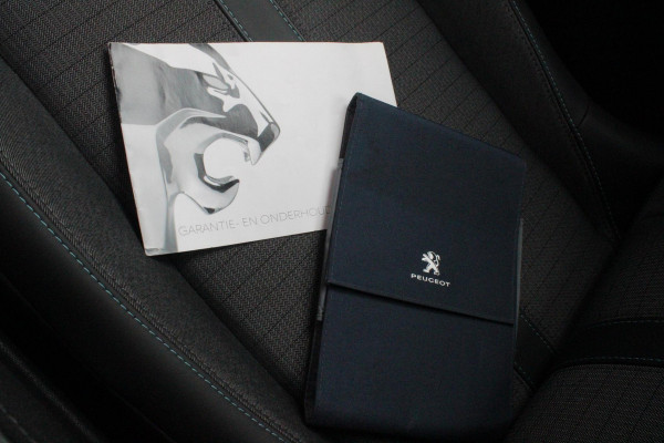 Peugeot 208 1.2 100PK ALLURE PACK | NAVIGATIE 10" TOUCHSCREEN | 3-D INSTRUMENTENPANEEL | ALL SEASON BANDEN | PARKEERSENSOREN ACHTER | CLIMATE CONTROL | CRUISE CONTROL | APPLE CARPLAY/ANDROID AUTO | LICHTMETALEN VELGEN | DAB+ RADIO |