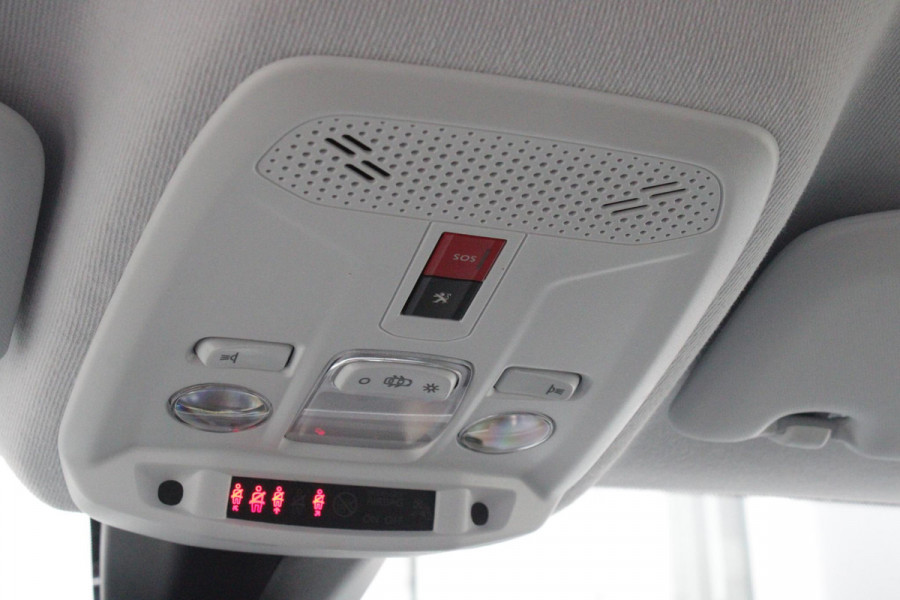 Peugeot 208 1.2 100PK ALLURE PACK | NAVIGATIE 10" TOUCHSCREEN | 3-D INSTRUMENTENPANEEL | ALL SEASON BANDEN | PARKEERSENSOREN ACHTER | CLIMATE CONTROL | CRUISE CONTROL | APPLE CARPLAY/ANDROID AUTO | LICHTMETALEN VELGEN | DAB+ RADIO |