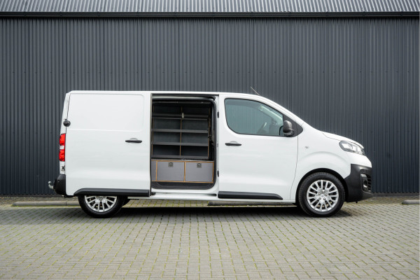 Opel Vivaro L2H1 | 1ste eigenaar | Airco | Cruise | PDC | 3-Zits | Trekhaak