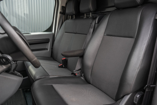 Opel Vivaro L2H1 | 1ste eigenaar | Airco | Cruise | PDC | 3-Zits | Trekhaak