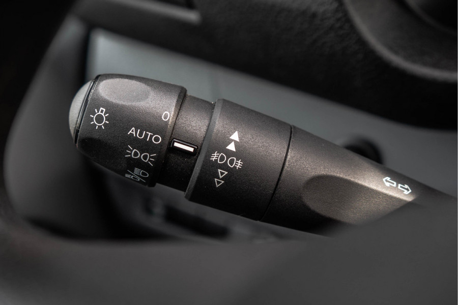 Opel Vivaro L2H1 | 1ste eigenaar | Airco | Cruise | PDC | 3-Zits | Trekhaak