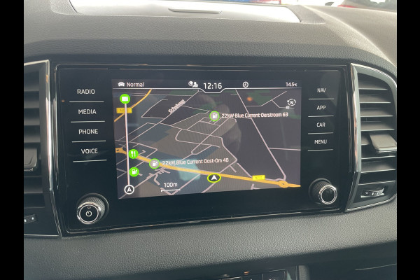Škoda Karoq 1.5 TSI ACT Business Edition Plus Schuif/kanteldak - Achteruitrijcamera - Elektrische trekhaak stuurverwarming- Stoelverwarming - Parkeersensoren - Airco - Apple carplay - Navigatiesysteem - Achterspoiler - Stuur multifunctio Licht metalen velgen 17 inch - Bluetooth - Cruise control - Dakrails - Extra getint glas - Keyless entry/start - Led verlichting - Start/stop systeem - Elektrische ramen - Led verlichting
