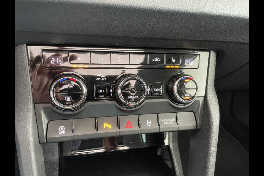 Škoda Karoq 1.5 TSI ACT Business Edition Plus Schuif/kanteldak - Achteruitrijcamera - Elektrische trekhaak stuurverwarming- Stoelverwarming - Parkeersensoren - Airco - Apple carplay - Navigatiesysteem - Achterspoiler - Stuur multifunctio Licht metalen velgen 17 inch - Bluetooth - Cruise control - Dakrails - Extra getint glas - Keyless entry/start - Led verlichting - Start/stop systeem - Elektrische ramen - Led verlichting