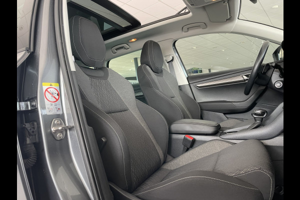 Škoda Karoq 1.5 TSI ACT Business Edition Plus Schuif/kanteldak - Achteruitrijcamera - Elektrische trekhaak stuurverwarming- Stoelverwarming - Parkeersensoren - Airco - Apple carplay - Navigatiesysteem - Achterspoiler - Stuur multifunctio Licht metalen velgen 17 inch - Bluetooth - Cruise control - Dakrails - Extra getint glas - Keyless entry/start - Led verlichting - Start/stop systeem - Elektrische ramen - Led verlichting