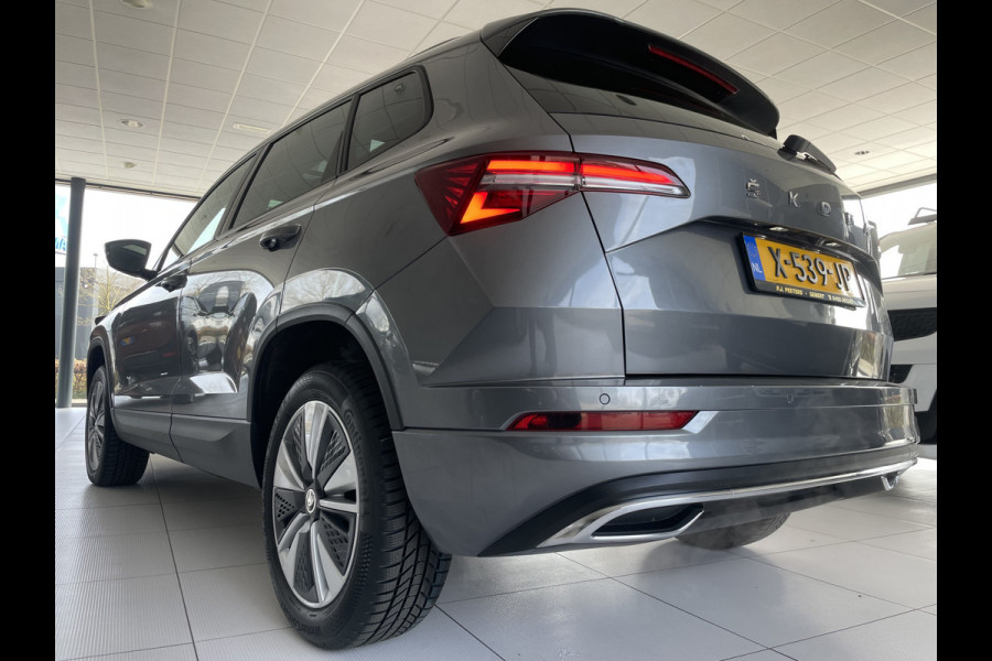 Škoda Karoq 1.5 TSI ACT Business Edition Plus Schuif/kanteldak - Achteruitrijcamera - Elektrische trekhaak stuurverwarming- Stoelverwarming - Parkeersensoren - Airco - Apple carplay - Navigatiesysteem - Achterspoiler - Stuur multifunctio Licht metalen velgen 17 inch - Bluetooth - Cruise control - Dakrails - Extra getint glas - Keyless entry/start - Led verlichting - Start/stop systeem - Elektrische ramen - Led verlichting