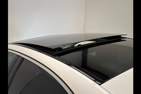 Mercedes-Benz C-Klasse 200 Luxury Line / Pano / NL-auto / Trekhaak
