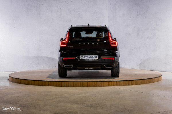 Volvo XC40 2.0 T4 R-Design | Panorama dak | Adaptieve cruise | Memory | Harman Kardon |