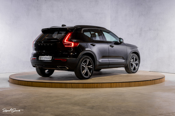 Volvo XC40 2.0 T4 R-Design | Panorama dak | Adaptieve cruise | Memory | Harman Kardon |